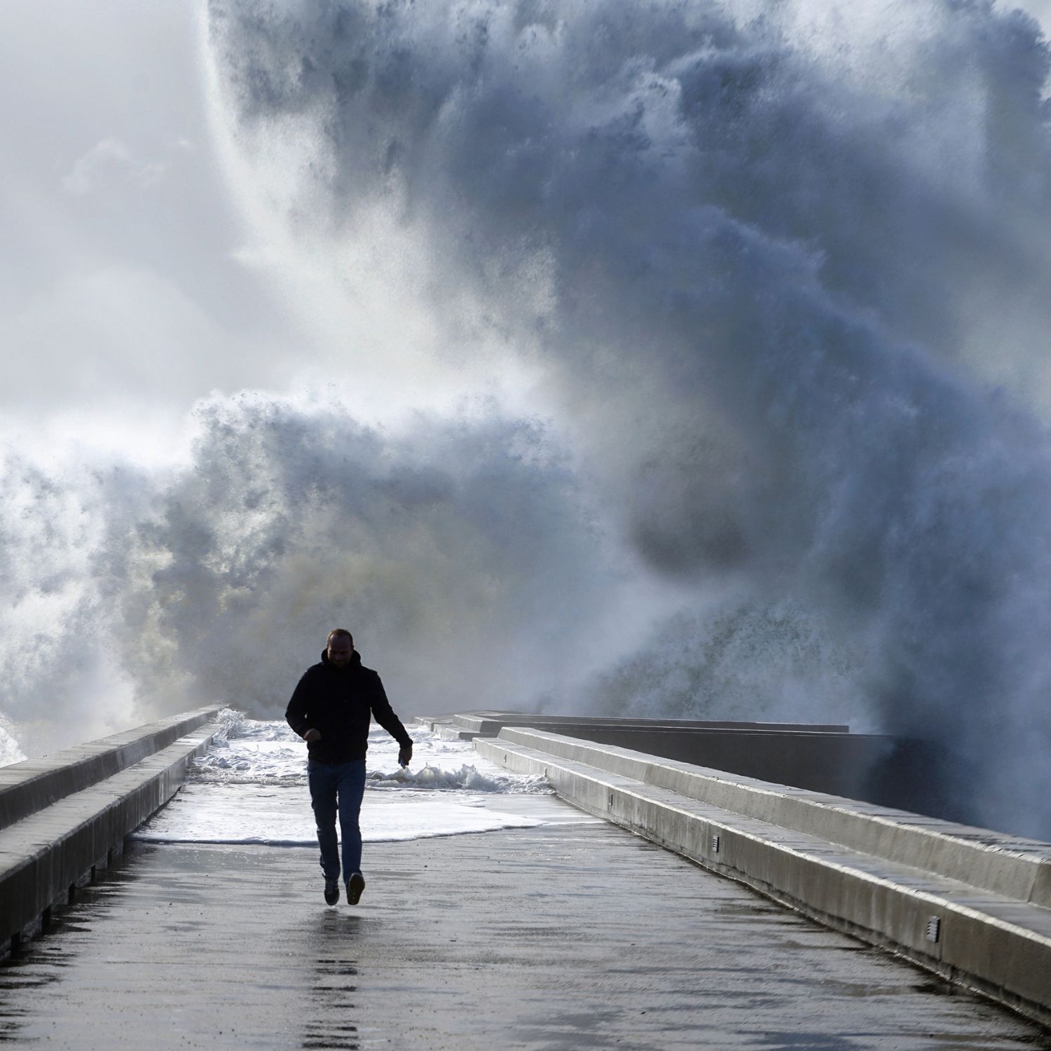 Impacts du COVID-19 sur les politiques de rémunération. Le calme avant la tempête